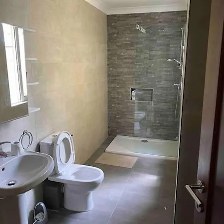 Duplex In St. Julians شقة *